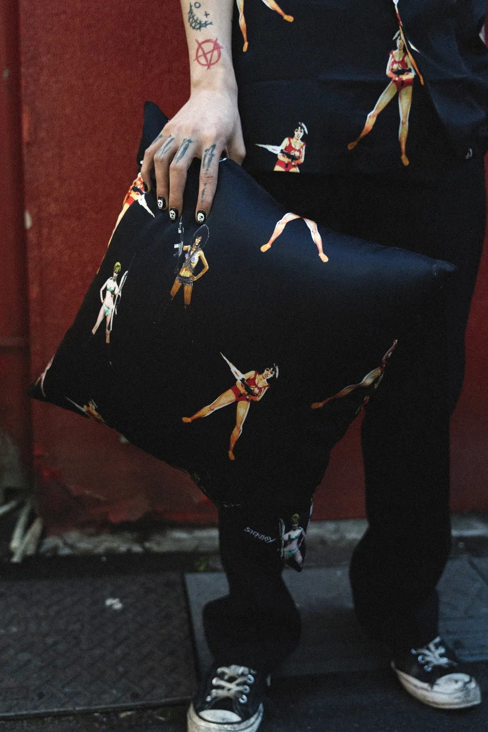 【SICKBOY】"GIRLS GIRLS GIRLS" PILLOW COVER (BLACK)